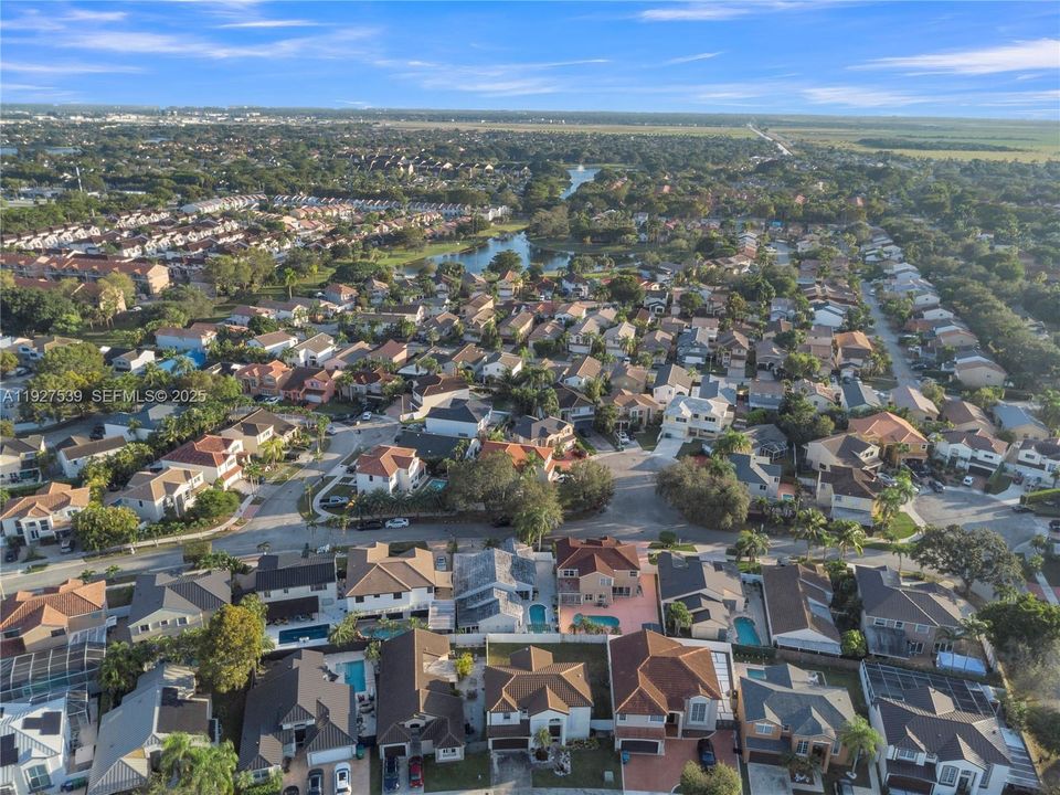 En Venta: $750,000 (4 camas, 2 baños, 2083 Pies cuadrados)