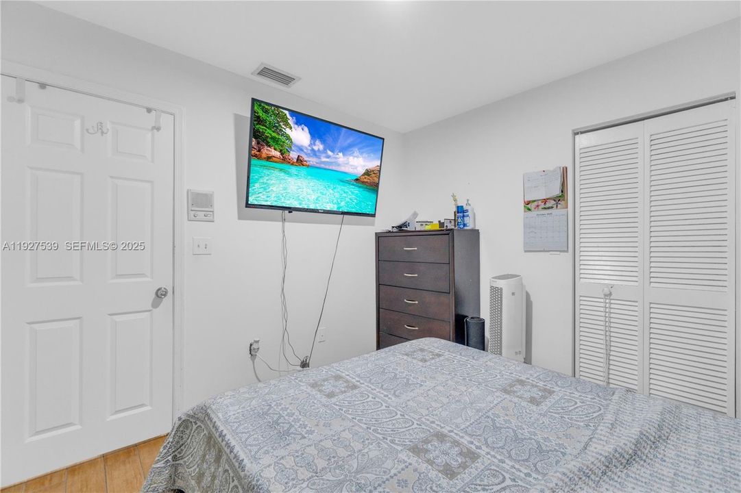 En Venta: $750,000 (4 camas, 2 baños, 2083 Pies cuadrados)