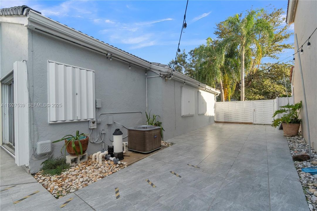 En Venta: $750,000 (4 camas, 2 baños, 2083 Pies cuadrados)