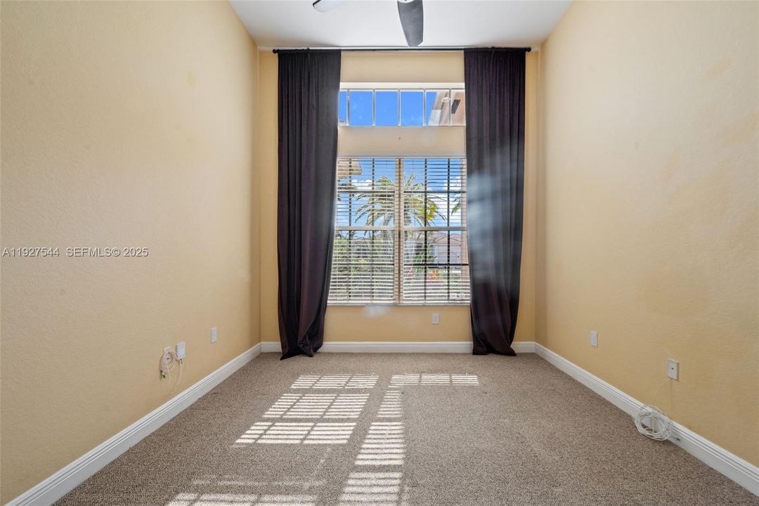 出租: $8,000 (4 贝兹, 4 浴室, 3502 平方英尺)