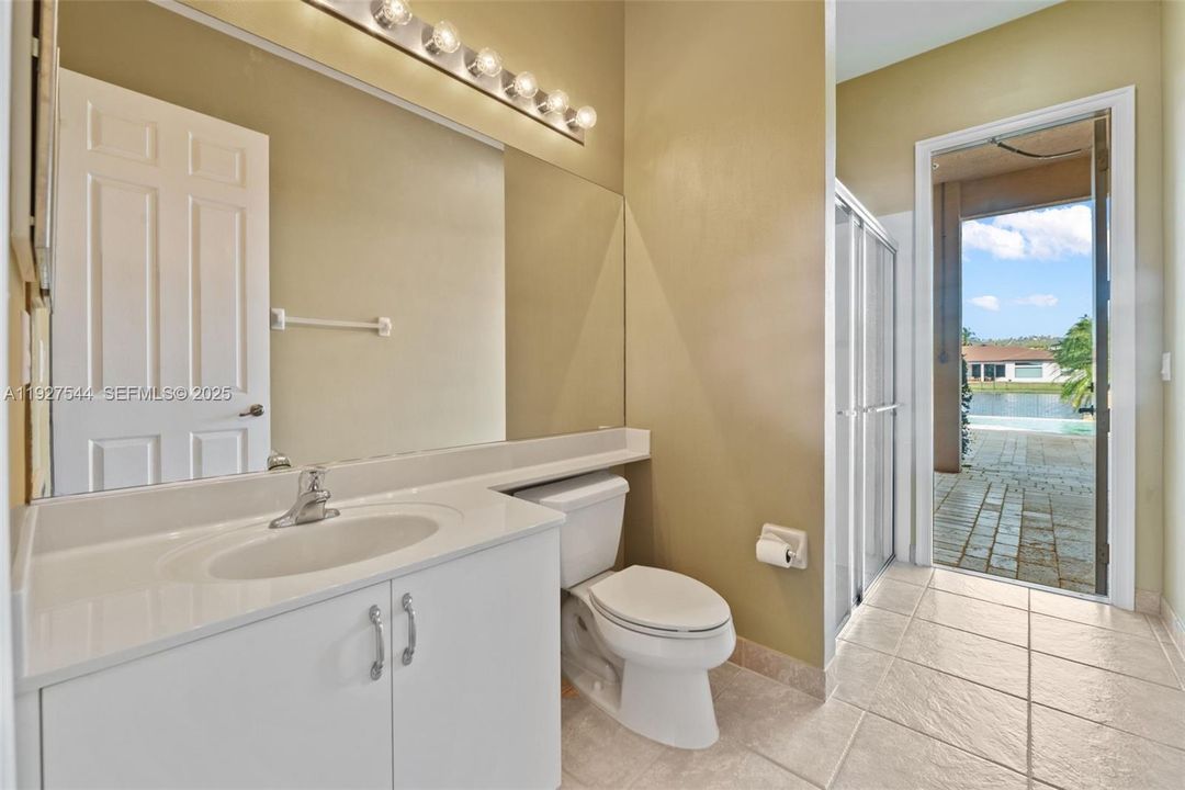 出租: $8,000 (4 贝兹, 4 浴室, 3502 平方英尺)