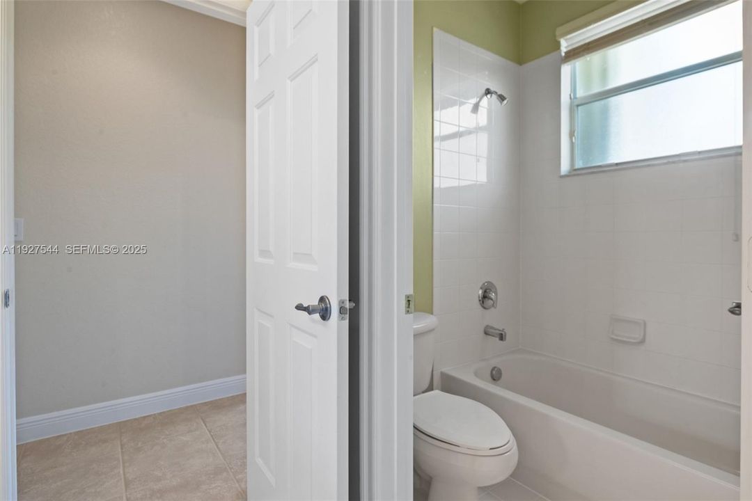 出租: $8,000 (4 贝兹, 4 浴室, 3502 平方英尺)