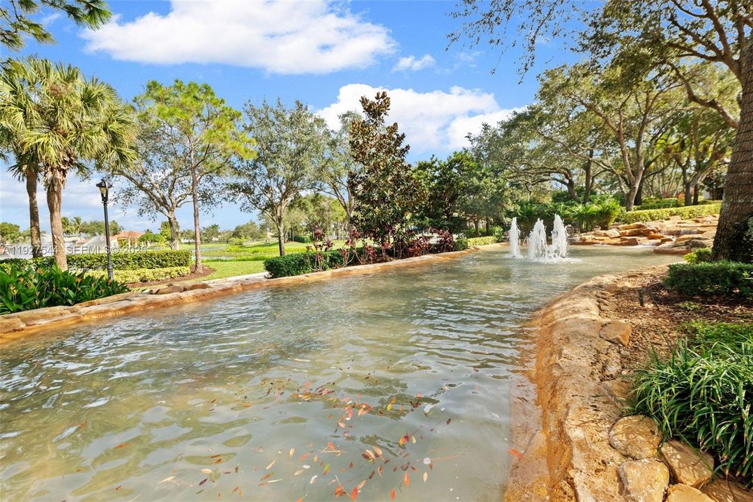 出租: $8,000 (4 贝兹, 4 浴室, 3502 平方英尺)