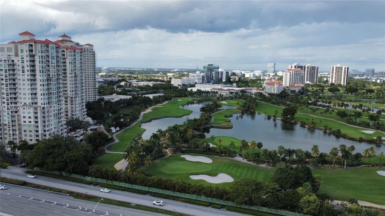 待售: $319,999 (2 贝兹, 2 浴室, 990 平方英尺)