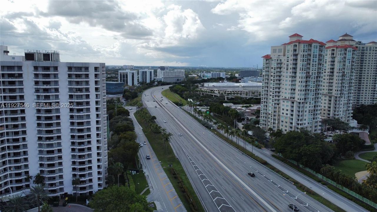 待售: $319,999 (2 贝兹, 2 浴室, 990 平方英尺)