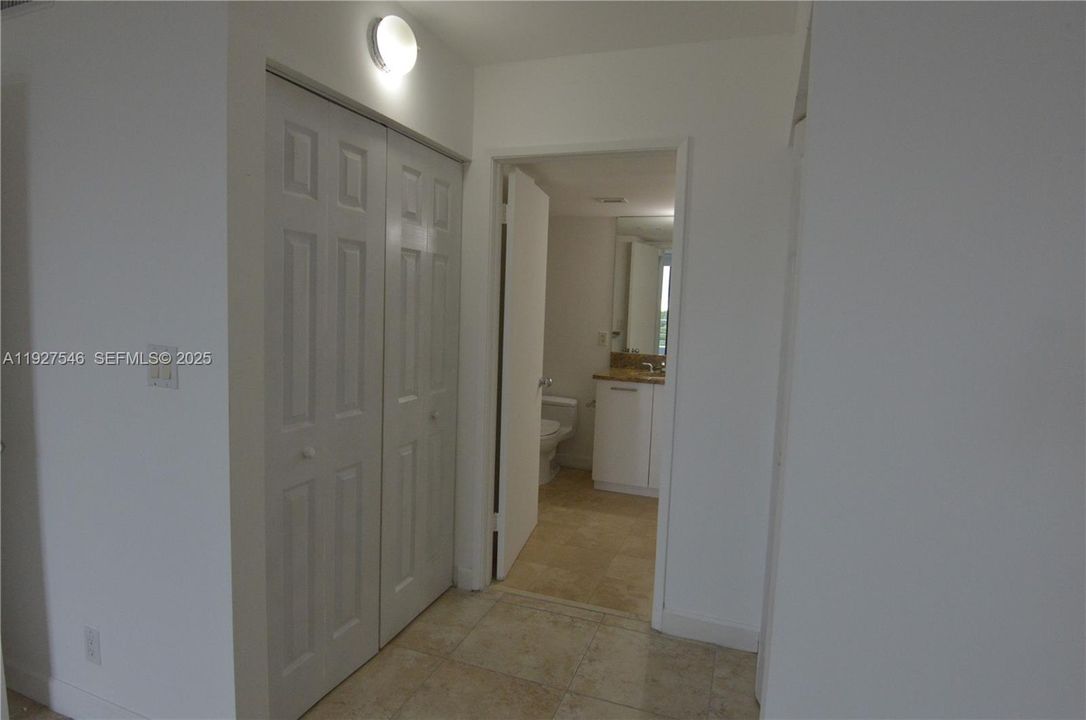 待售: $319,999 (2 贝兹, 2 浴室, 990 平方英尺)