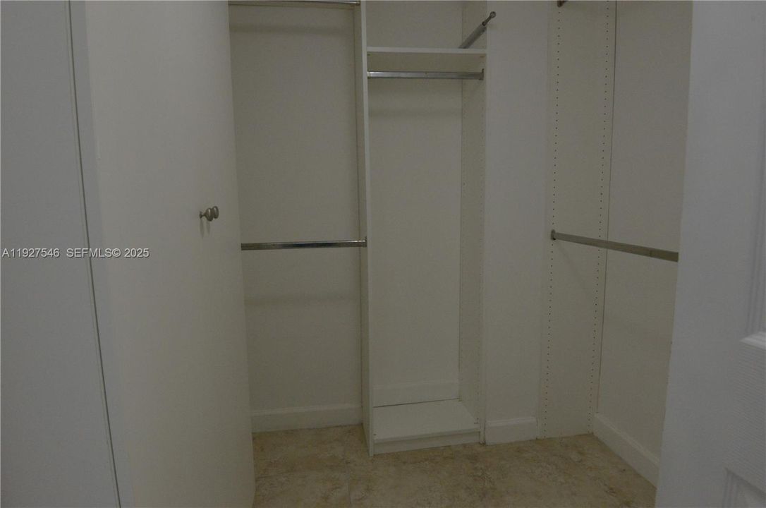 待售: $319,999 (2 贝兹, 2 浴室, 990 平方英尺)