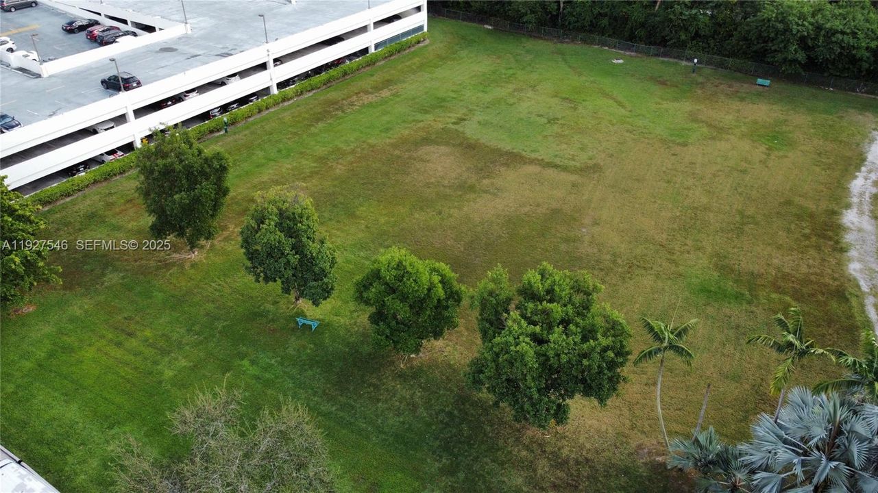 待售: $319,999 (2 贝兹, 2 浴室, 990 平方英尺)