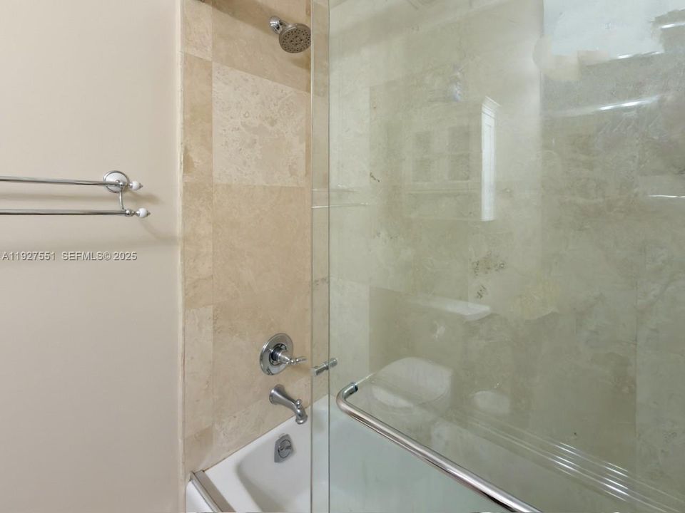 En Renta: $6,500 (5 camas, 4 baños, 2780 Pies cuadrados)