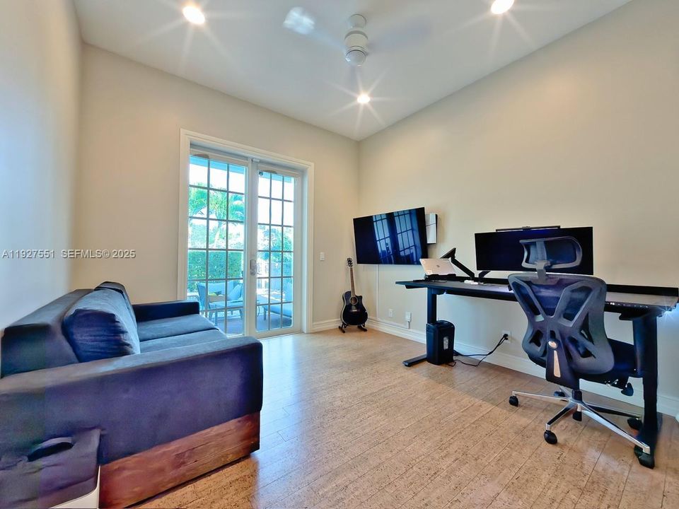 En Renta: $6,500 (5 camas, 4 baños, 2780 Pies cuadrados)