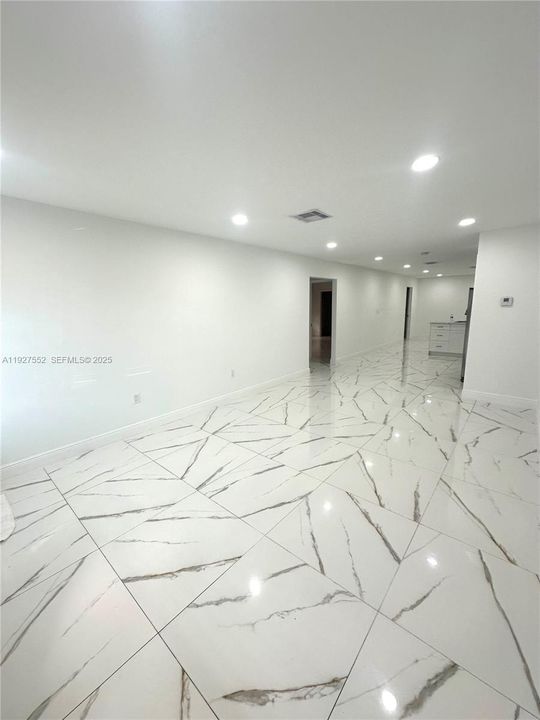 待售: $580,000 (2 贝兹, 2 浴室, 1300 平方英尺)