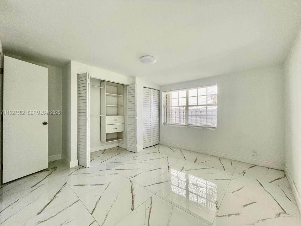 待售: $580,000 (2 贝兹, 2 浴室, 1300 平方英尺)