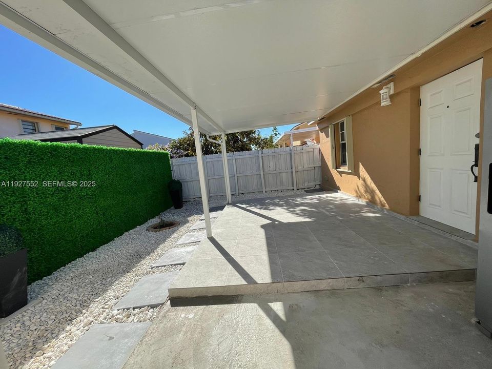 待售: $580,000 (2 贝兹, 2 浴室, 1300 平方英尺)