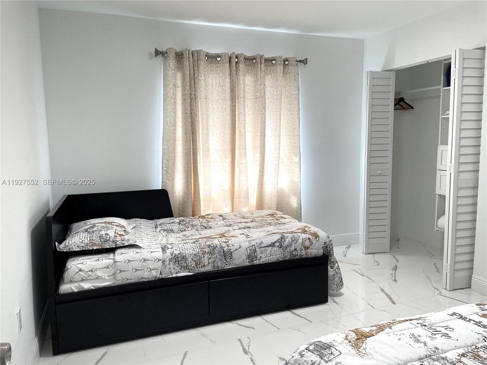 待售: $580,000 (2 贝兹, 2 浴室, 1300 平方英尺)