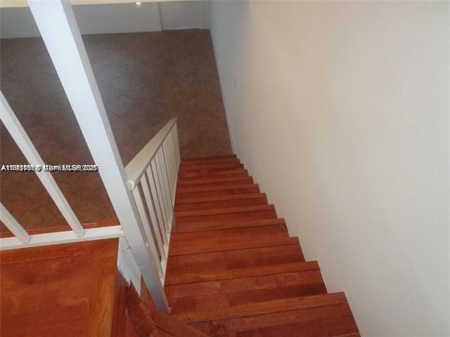 В аренду: $2,400 (3 спален, 2 ванн, 1330 Квадратных фут)