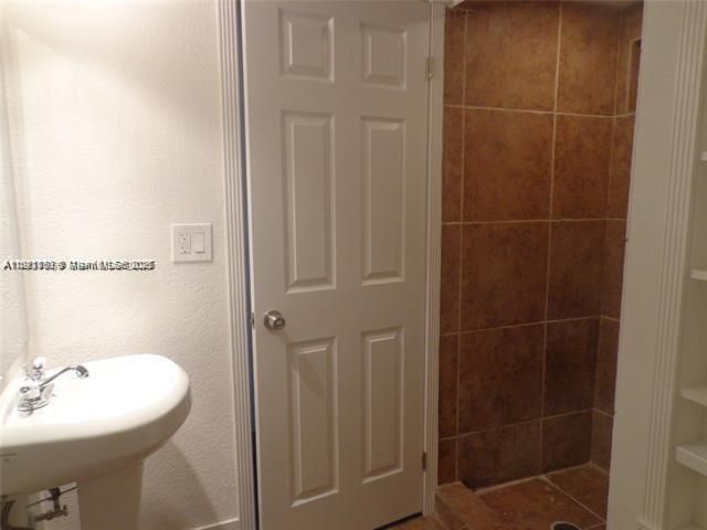 В аренду: $2,400 (3 спален, 2 ванн, 1330 Квадратных фут)