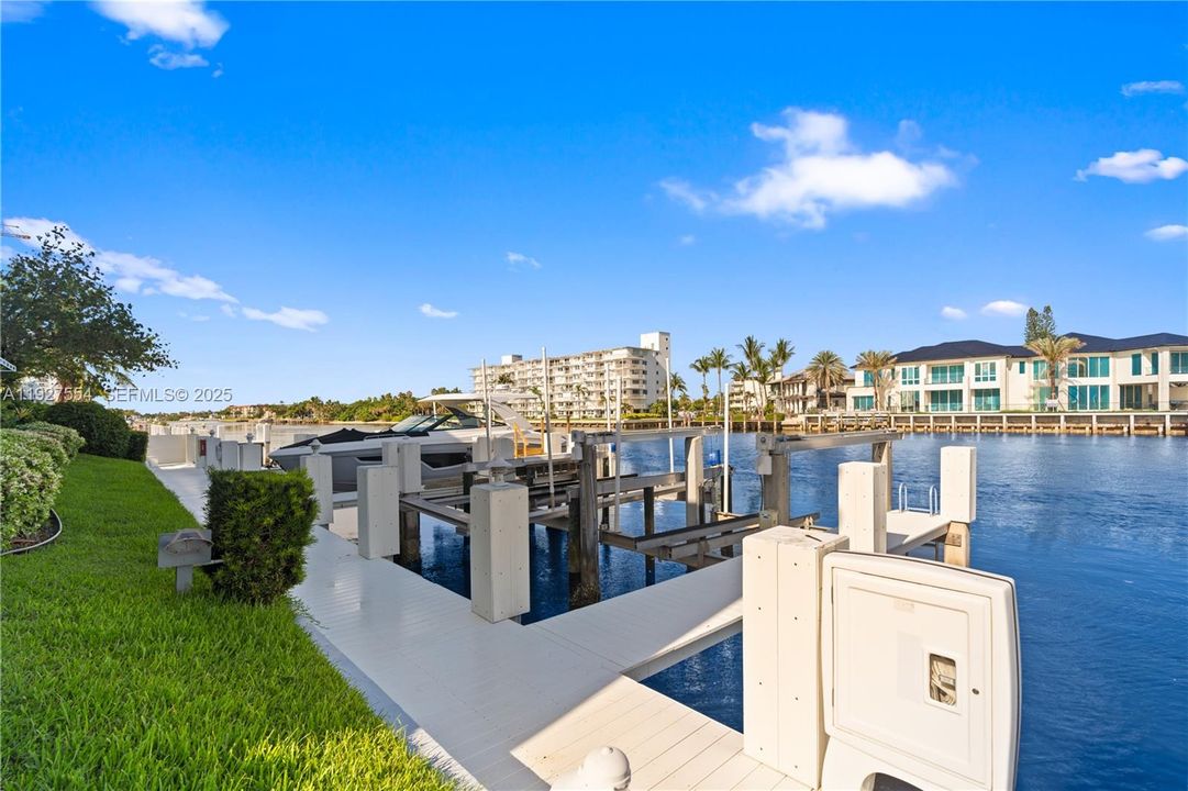 待售: $699,900 (3 贝兹, 2 浴室, 1618 平方英尺)