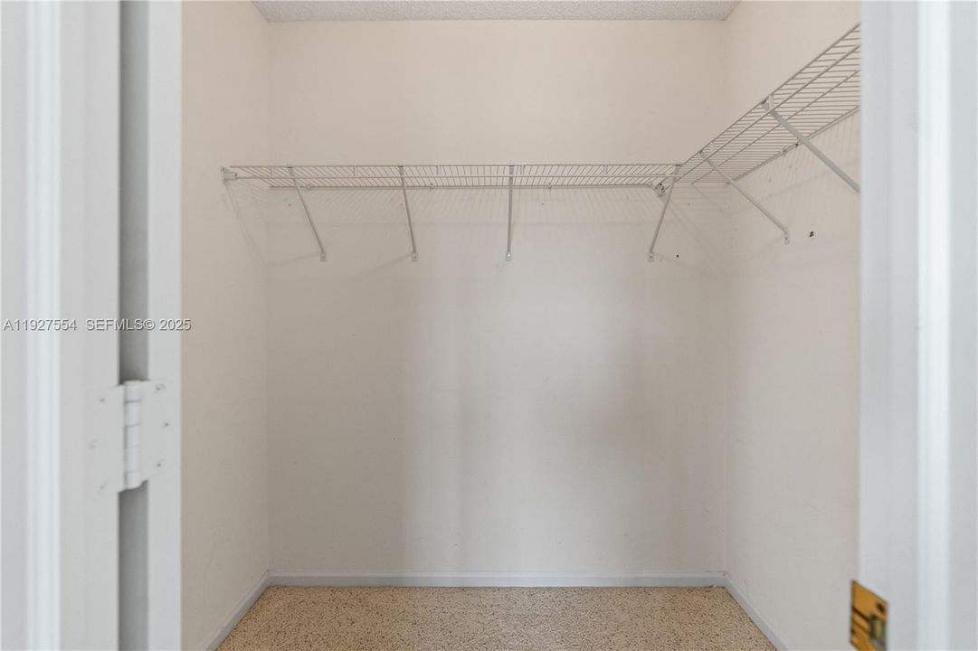 待售: $699,900 (3 贝兹, 2 浴室, 1618 平方英尺)