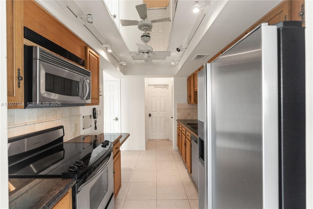 待售: $699,900 (3 贝兹, 2 浴室, 1618 平方英尺)