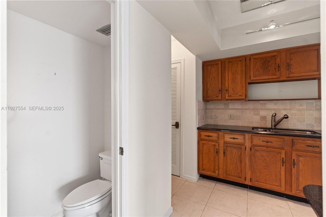 待售: $699,900 (3 贝兹, 2 浴室, 1618 平方英尺)