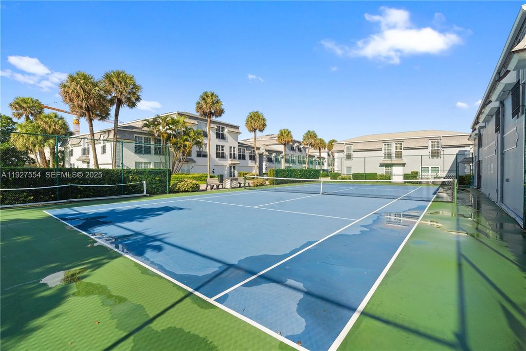 待售: $699,900 (3 贝兹, 2 浴室, 1618 平方英尺)