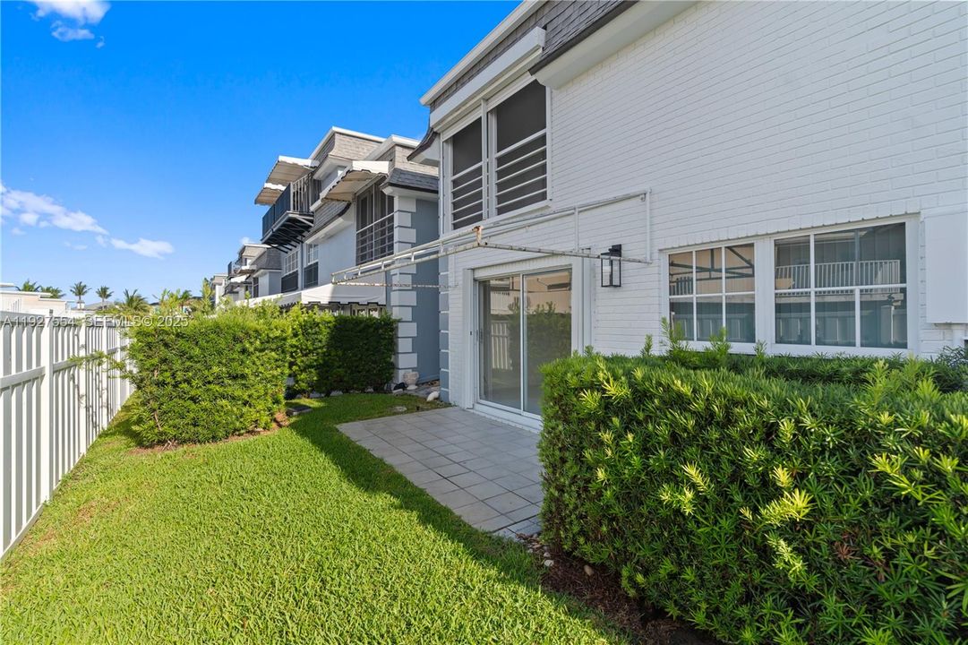 待售: $699,900 (3 贝兹, 2 浴室, 1618 平方英尺)