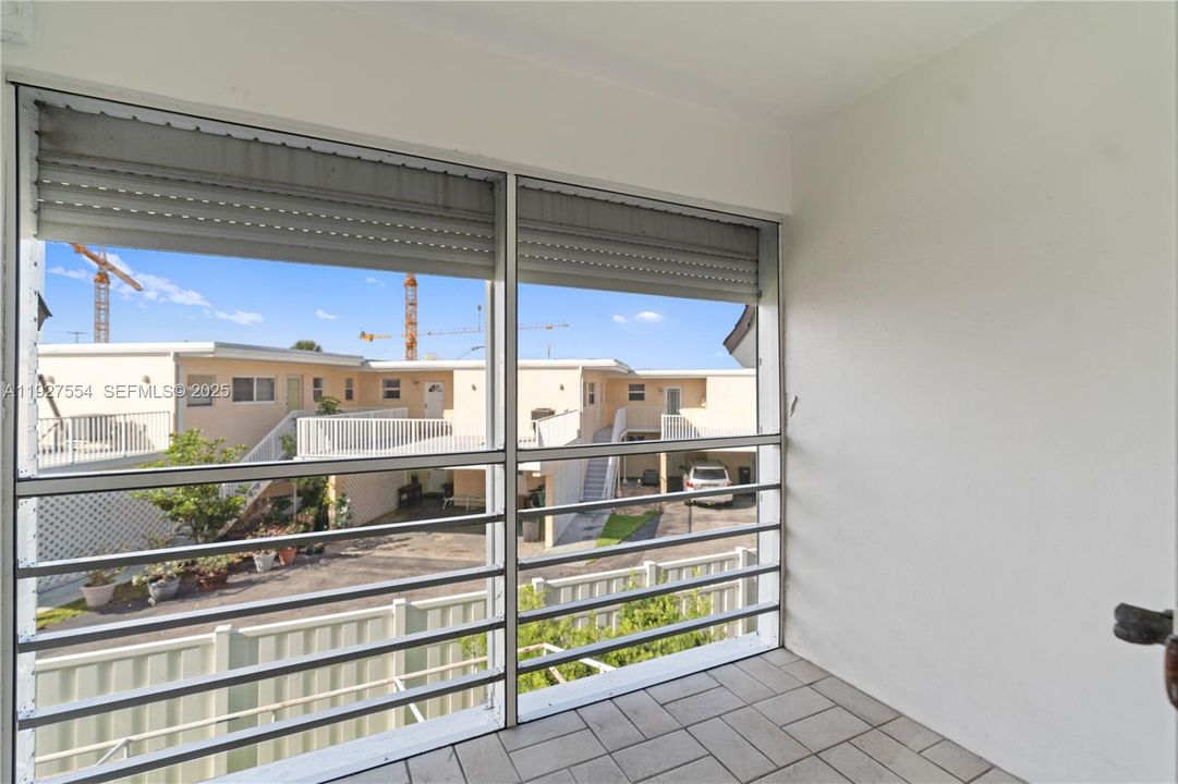 待售: $699,900 (3 贝兹, 2 浴室, 1618 平方英尺)