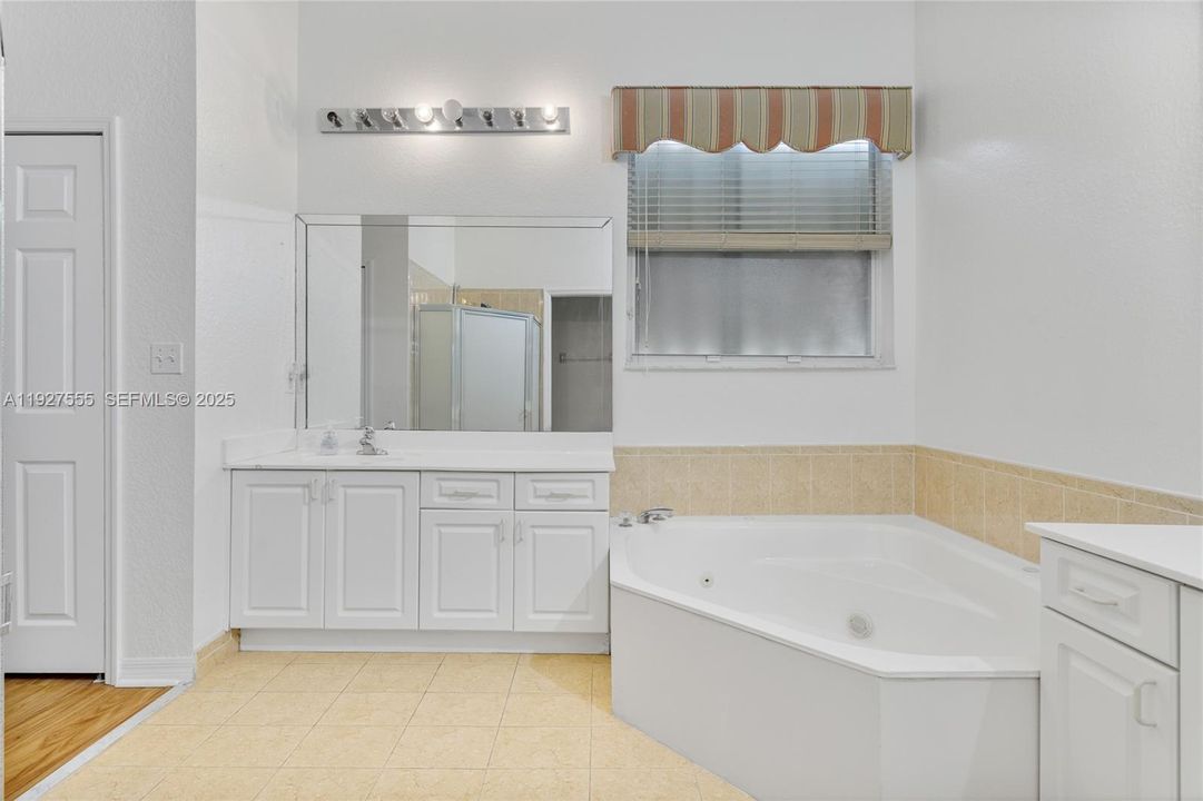 For Sale: $590,000 (3 beds, 2 baths, 1986 Square Feet)