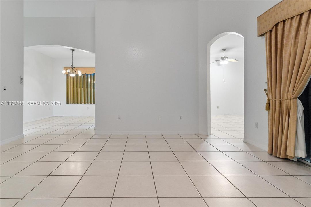 For Sale: $590,000 (3 beds, 2 baths, 1986 Square Feet)