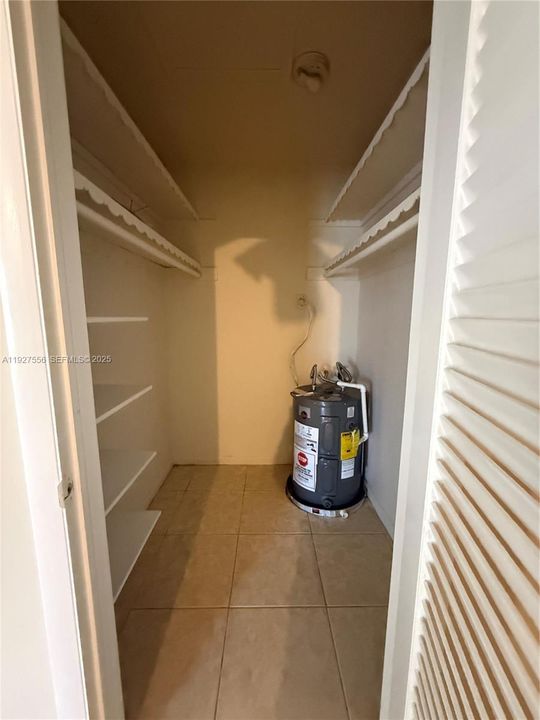 出租: $1,500 (1 贝兹, 1 浴室, 4334 平方英尺)