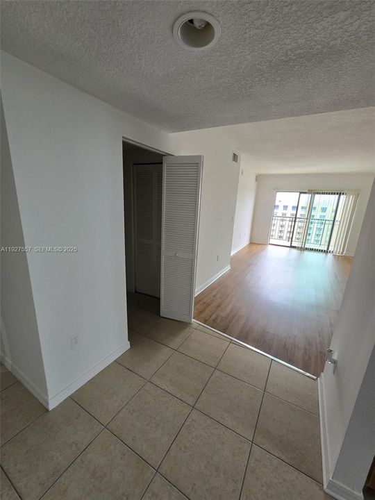 В аренду: $2,700 (2 спален, 2 ванн, 1005 Квадратных фут)