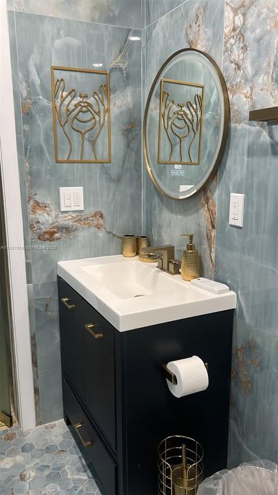 For Sale: $1,600,000 (6 beds, 4 baths, 4891 Square Feet)