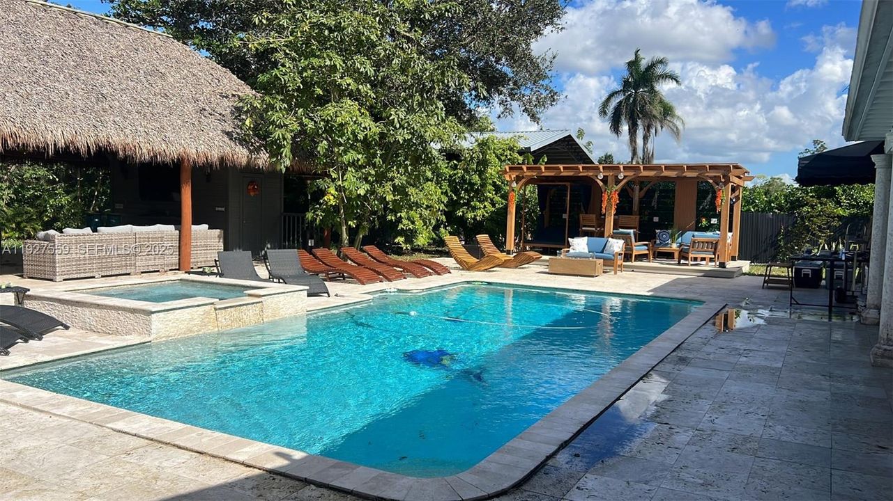 For Sale: $1,600,000 (6 beds, 4 baths, 4891 Square Feet)