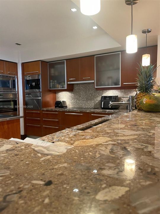 待售: $2,495,000 (3 贝兹, 3 浴室, 2130 平方英尺)