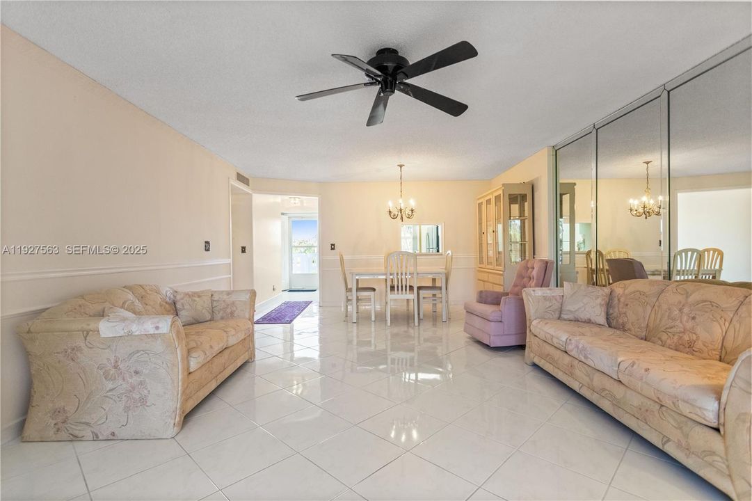 En Venta: $229,900 (2 camas, 2 baños, 1190 Pies cuadrados)