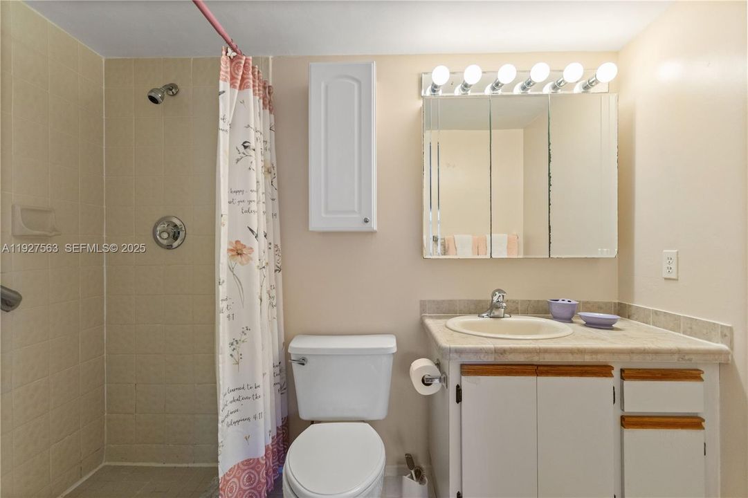 En Venta: $229,900 (2 camas, 2 baños, 1190 Pies cuadrados)