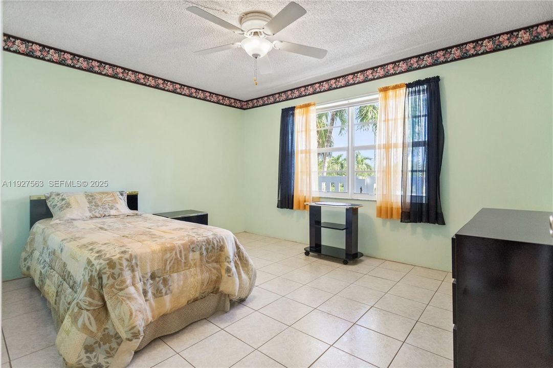 En Venta: $229,900 (2 camas, 2 baños, 1190 Pies cuadrados)