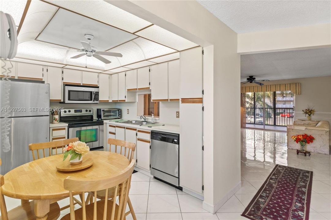 En Venta: $229,900 (2 camas, 2 baños, 1190 Pies cuadrados)