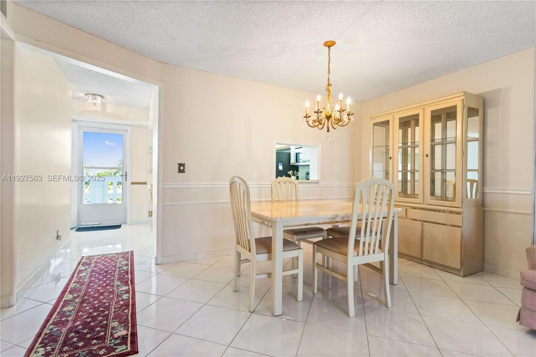 En Venta: $229,900 (2 camas, 2 baños, 1190 Pies cuadrados)