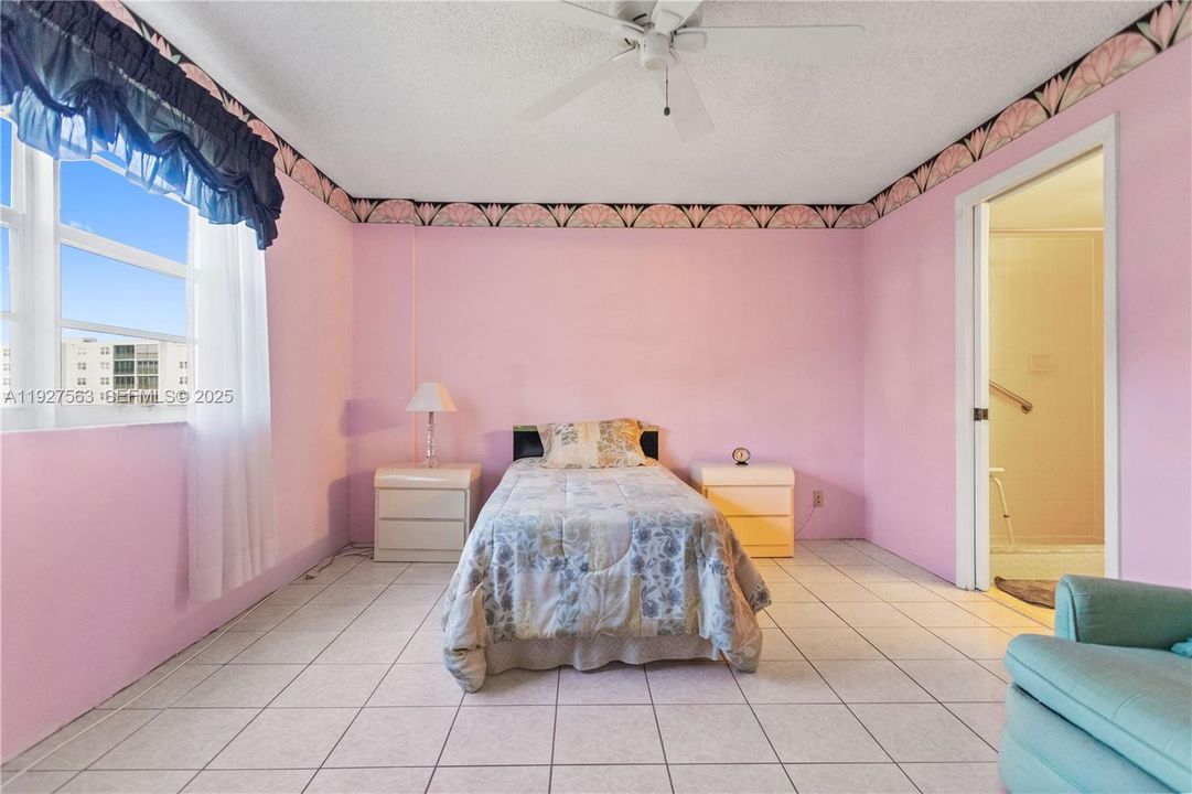 En Venta: $229,900 (2 camas, 2 baños, 1190 Pies cuadrados)