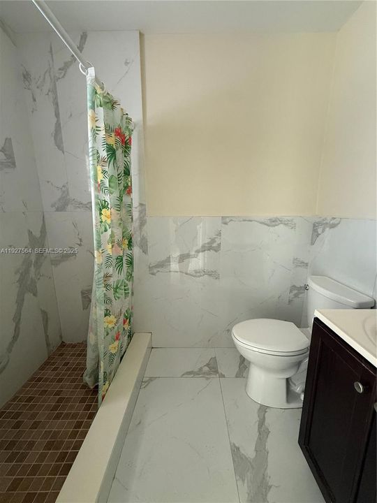 出租: $1,500 (1 贝兹, 1 浴室, 4334 平方英尺)