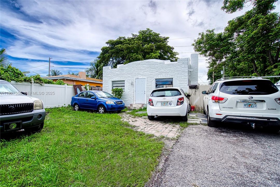 For Sale: $649,000 (0 beds, 0 baths, 2113 Square Feet)