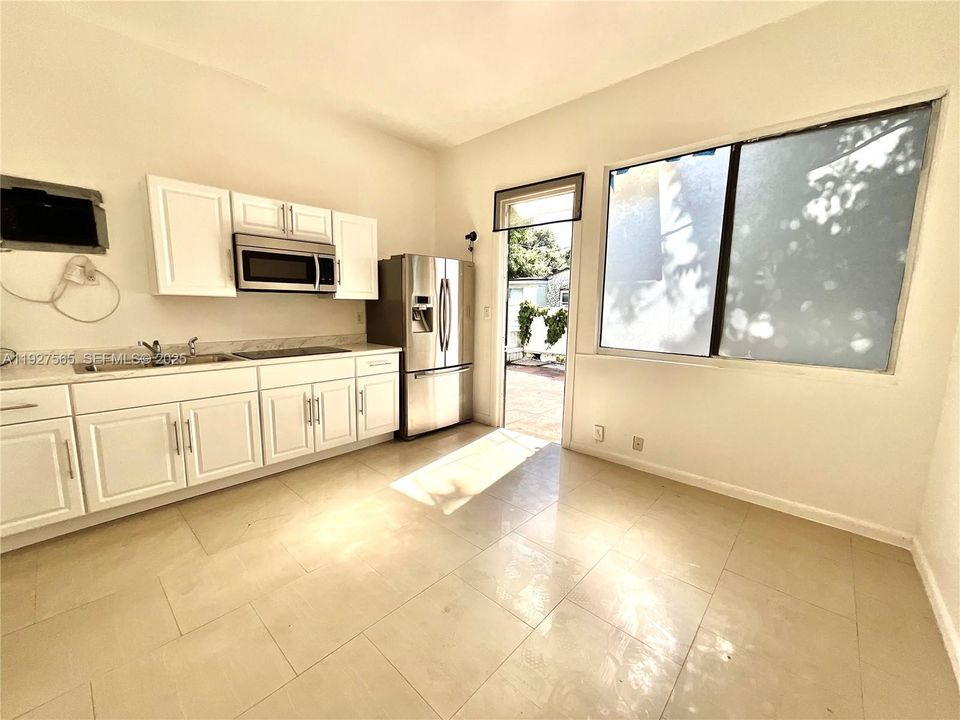 For Sale: $649,000 (0 beds, 0 baths, 2113 Square Feet)