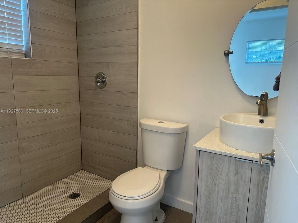 В аренду: $3,000 (3 спален, 2 ванн, 1000 Квадратных фут)