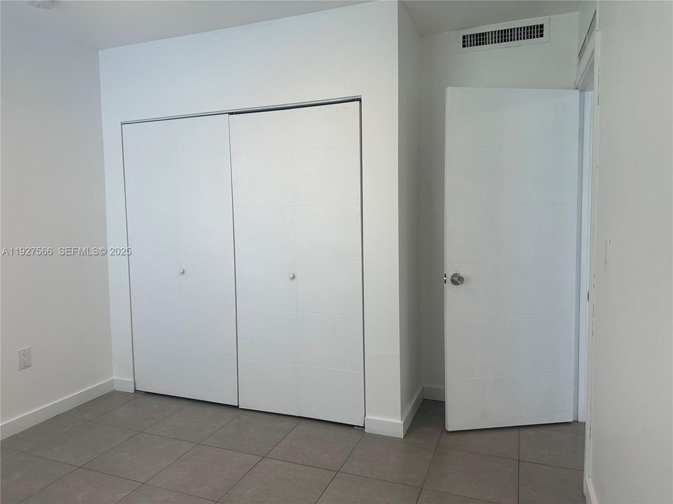 В аренду: $3,000 (3 спален, 2 ванн, 1000 Квадратных фут)