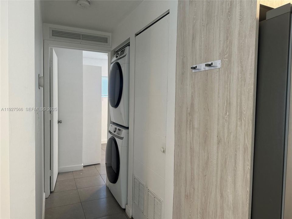 В аренду: $3,000 (3 спален, 2 ванн, 1000 Квадратных фут)