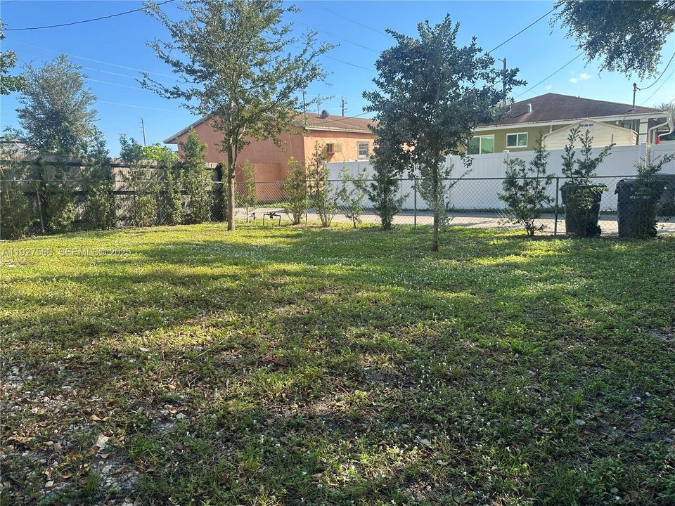 В аренду: $3,000 (3 спален, 2 ванн, 1000 Квадратных фут)