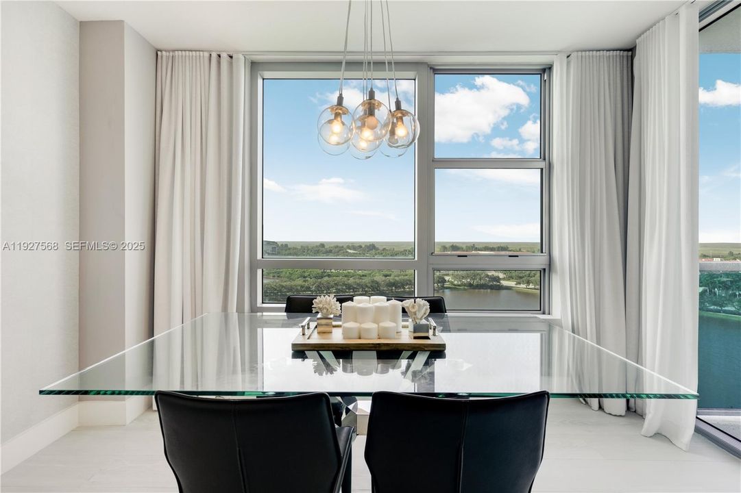 En Venta: $355,000 (2 camas, 2 baños, 1165 Pies cuadrados)