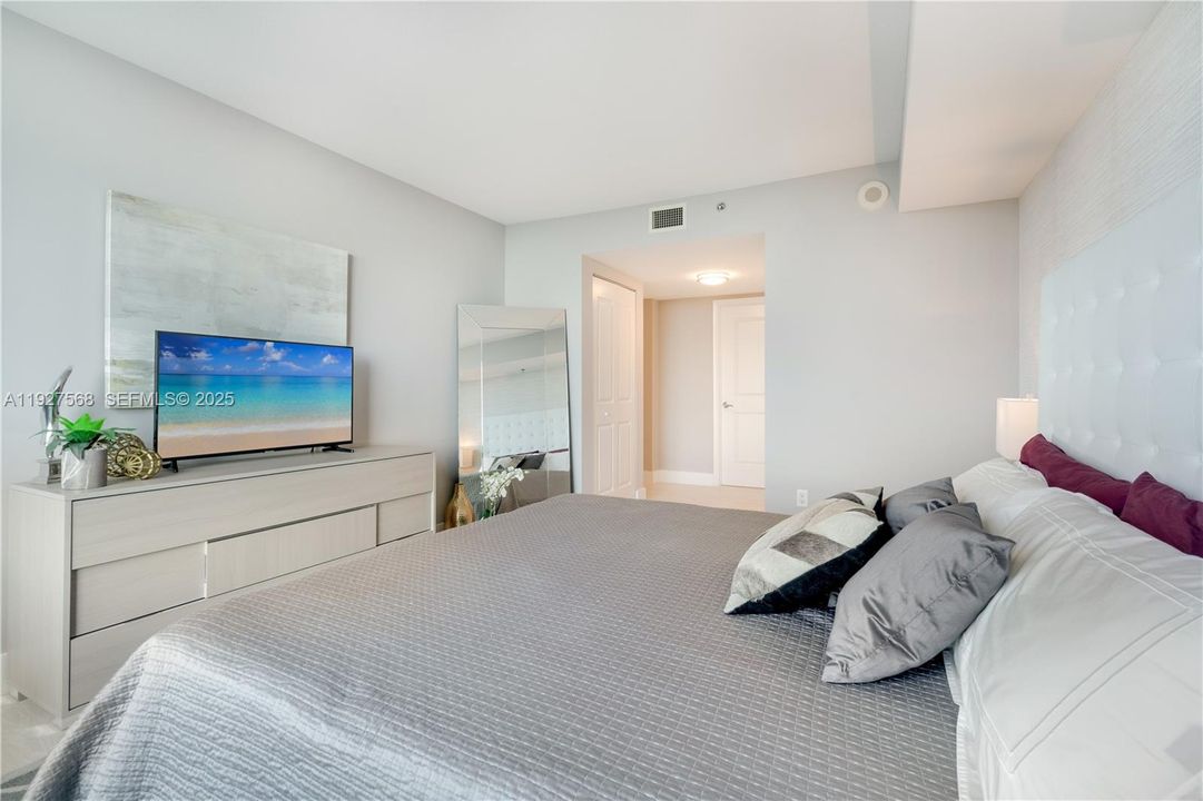 En Venta: $355,000 (2 camas, 2 baños, 1165 Pies cuadrados)