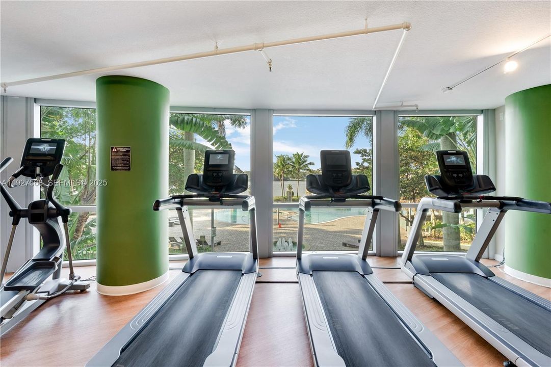 En Venta: $355,000 (2 camas, 2 baños, 1165 Pies cuadrados)